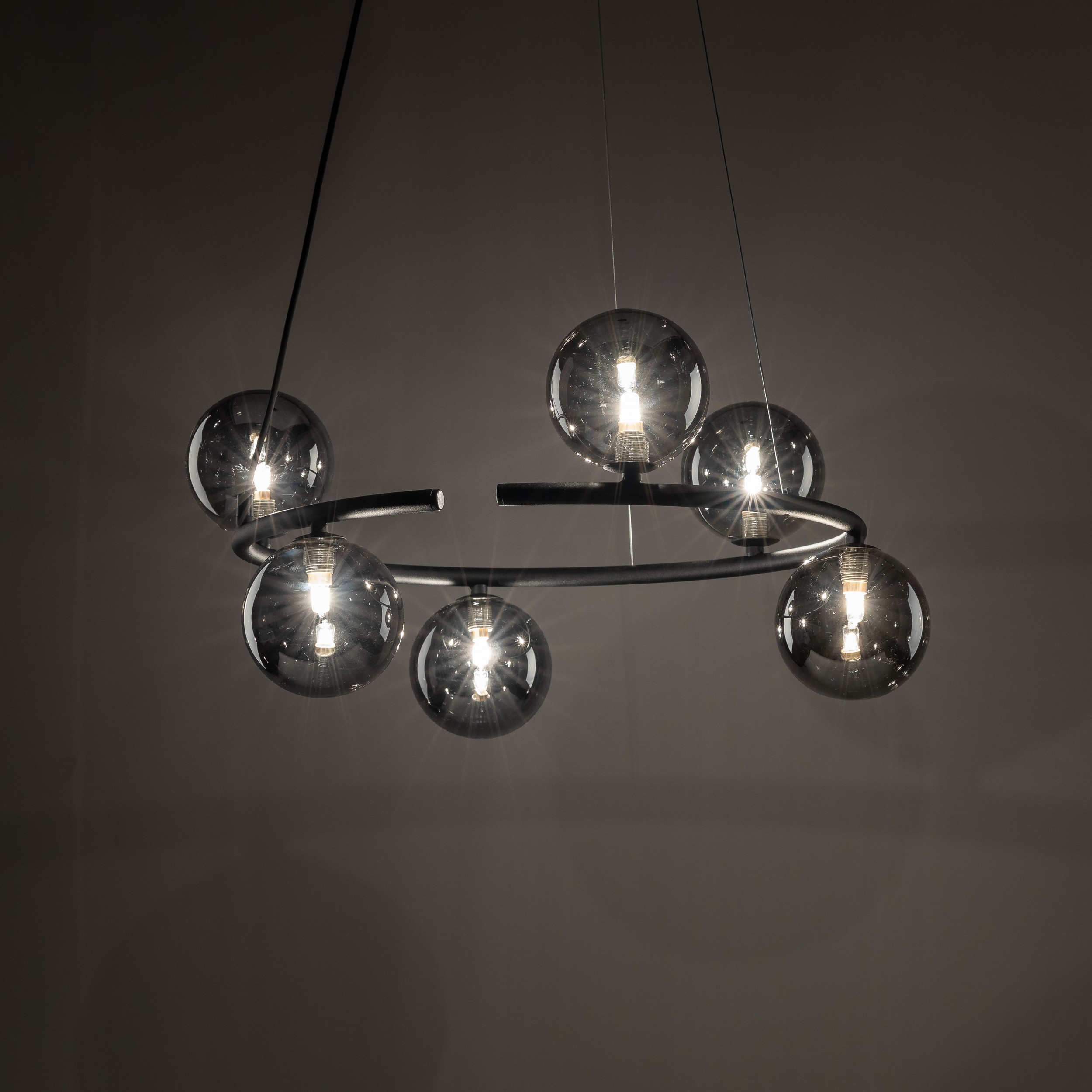 Lampa wisząca ANABELLE czarna z szarymi okrągłymi szklanymi kloszami 140x62cm - TK_6843