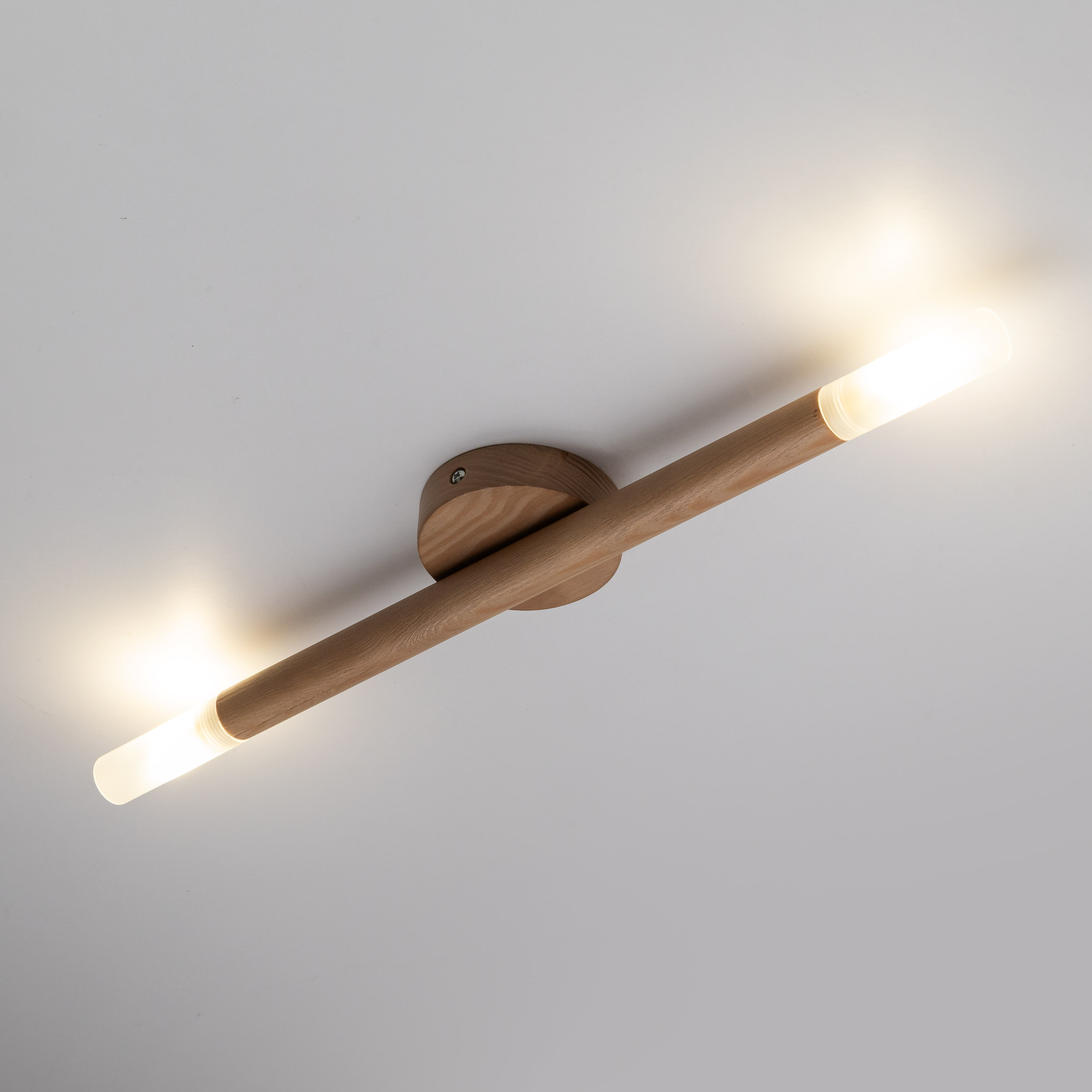 Lampa sufitowa NOBLE jasna drewniana z mlecznymi kloszami 51x8x5cm - TK_4523