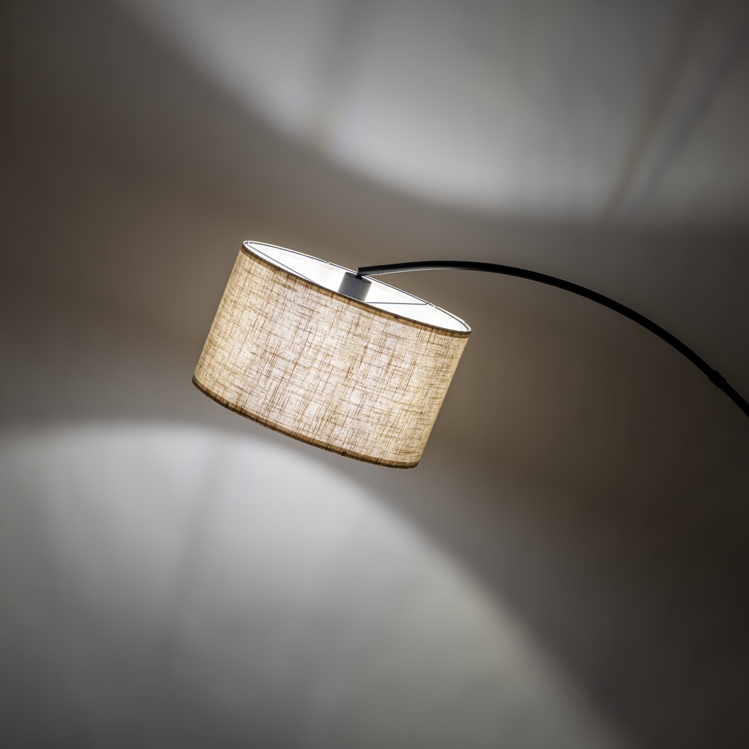Lampa podłogowa ZENITH czarna z brązowym lnianym kloszem 200x130x50cm - TK_16023