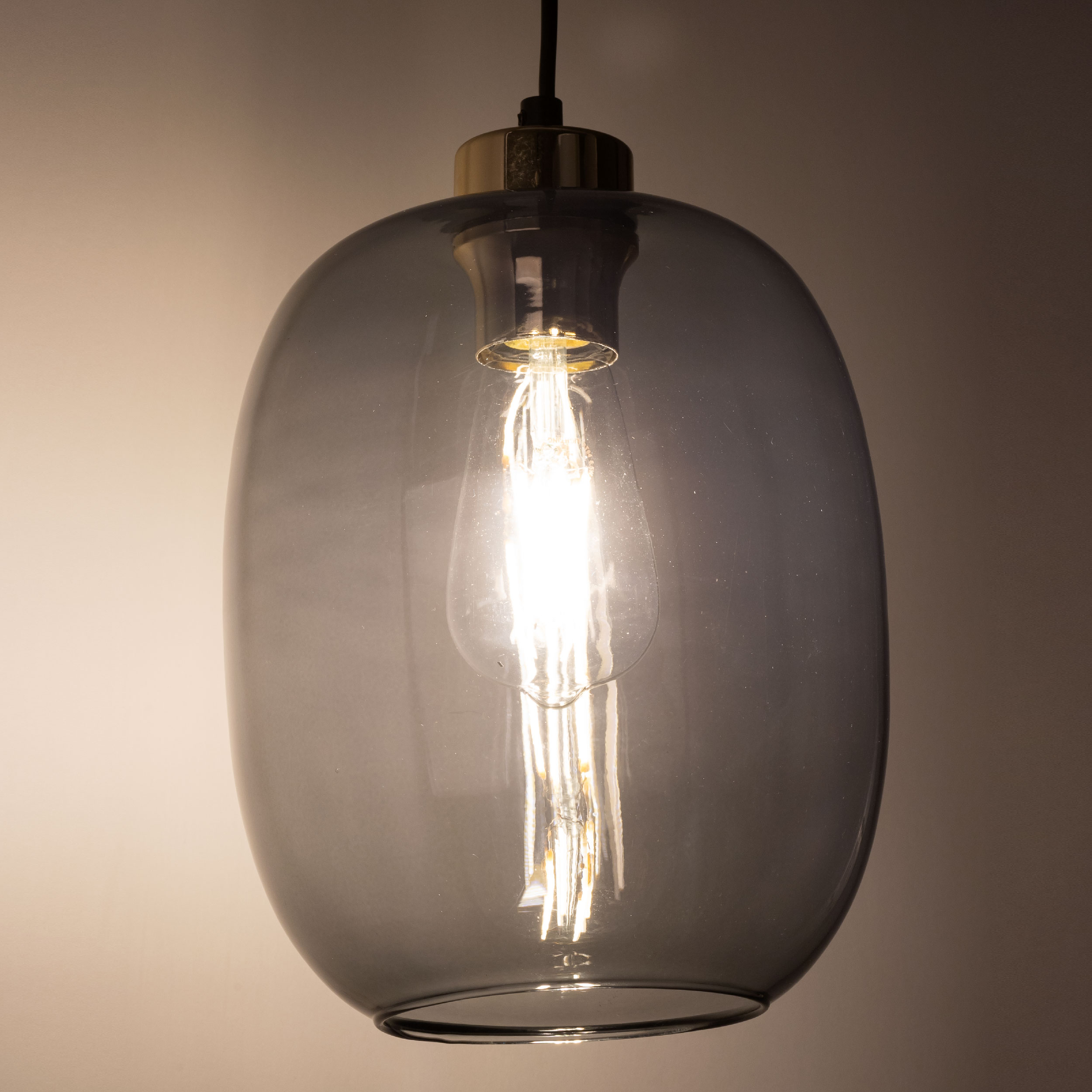 Lampa wisząca OMEGA czarna ze złotym elementem szarym szklanym kloszem 170x20cm - TK_4572