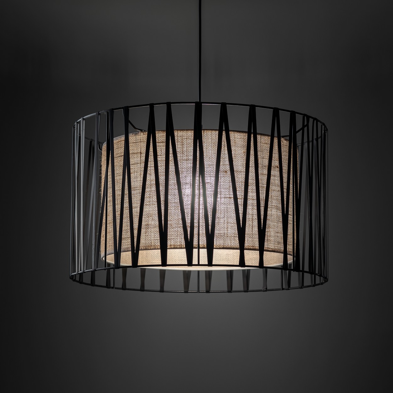 Lampa wisząca HARMONY czarna z brązowym kloszem z tkaniny 120x50cm - TK_4557
