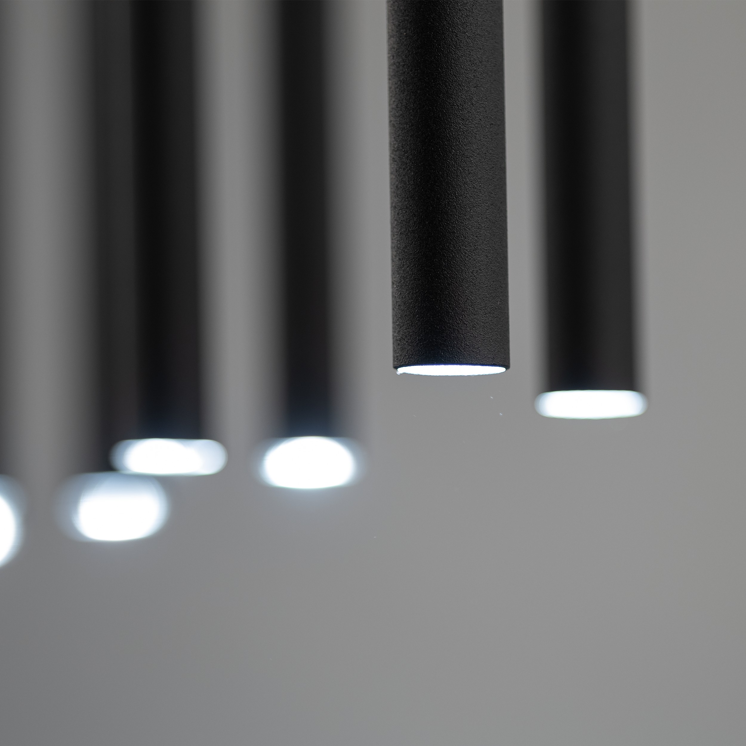 Lampa wisząca PIANO czarna na metalowej listwie 140x120x12cm - TK_10115