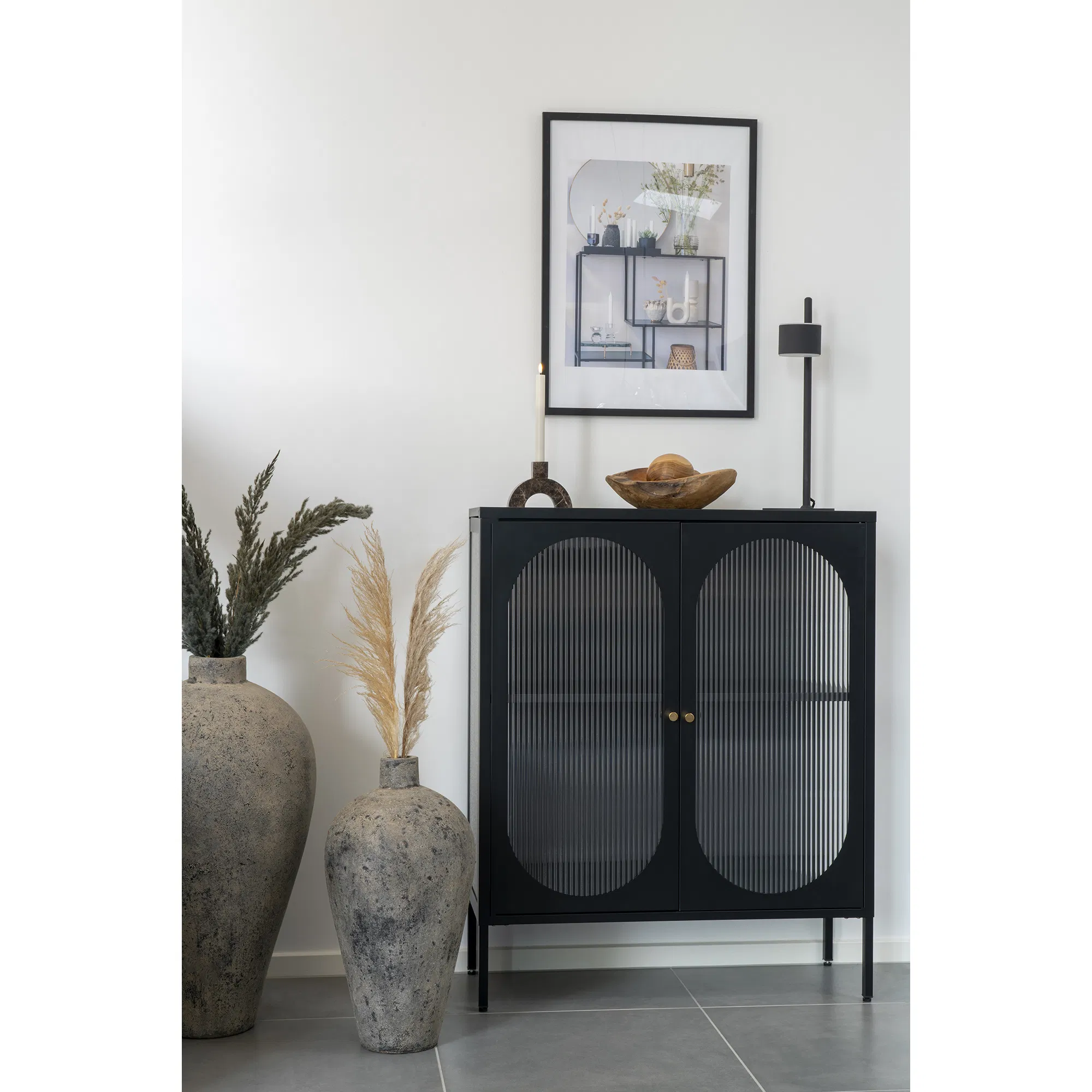 Witryna niska ADELAIDE 2-drzwiowa, falowane szkło 90x35x110 cm - czarna - 3001205
