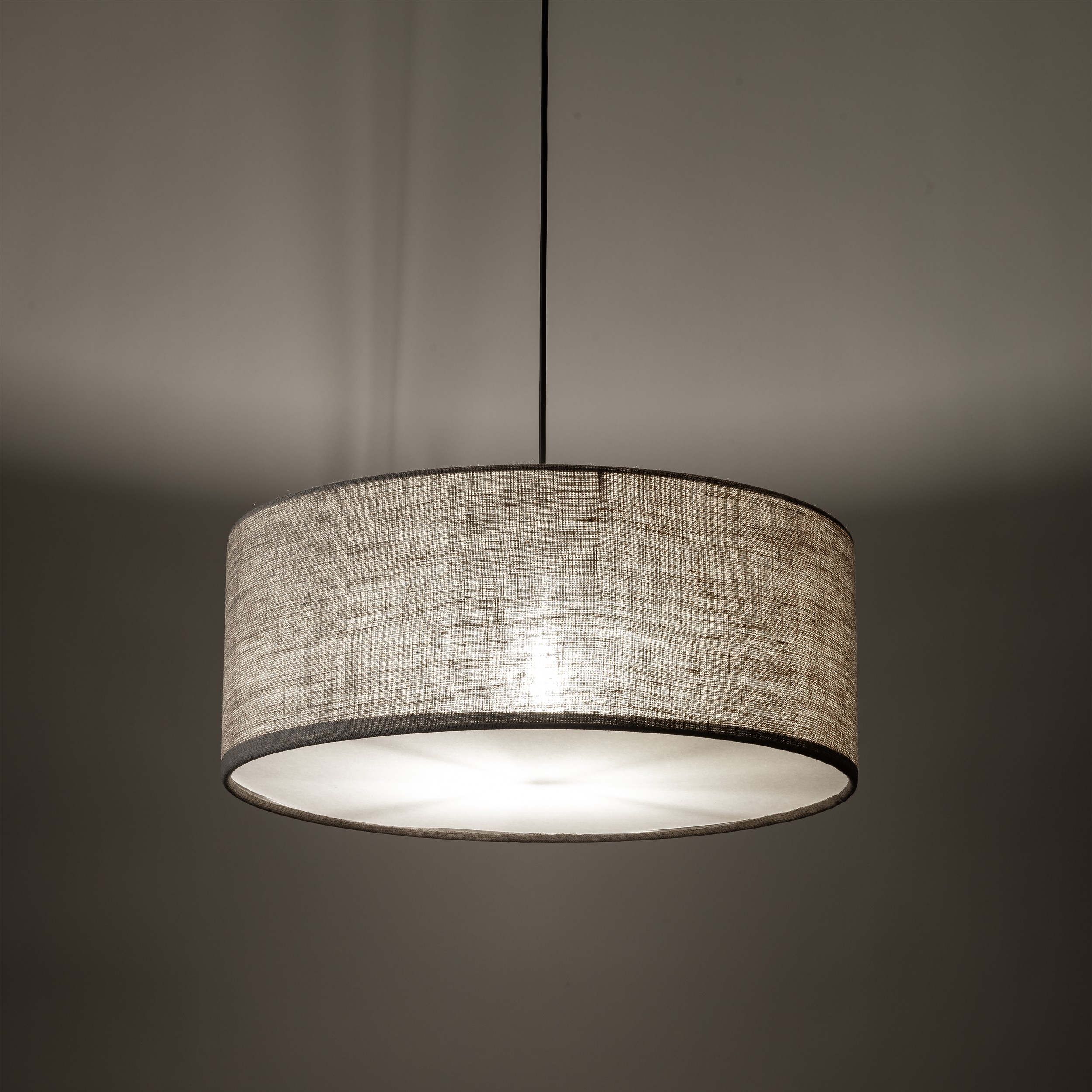 Lampa wisząca EARTH czarna z brązowym kloszem z tkaniny białym spodem okrągłym 110x50cm - TK_10100