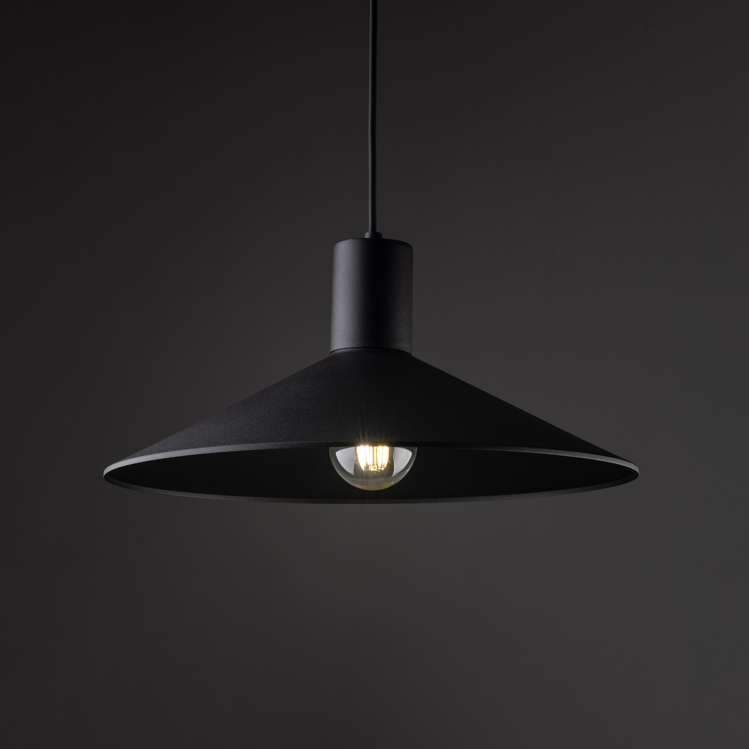 Lampa wisząca JUMP czarna 155x36cm - TK_1831