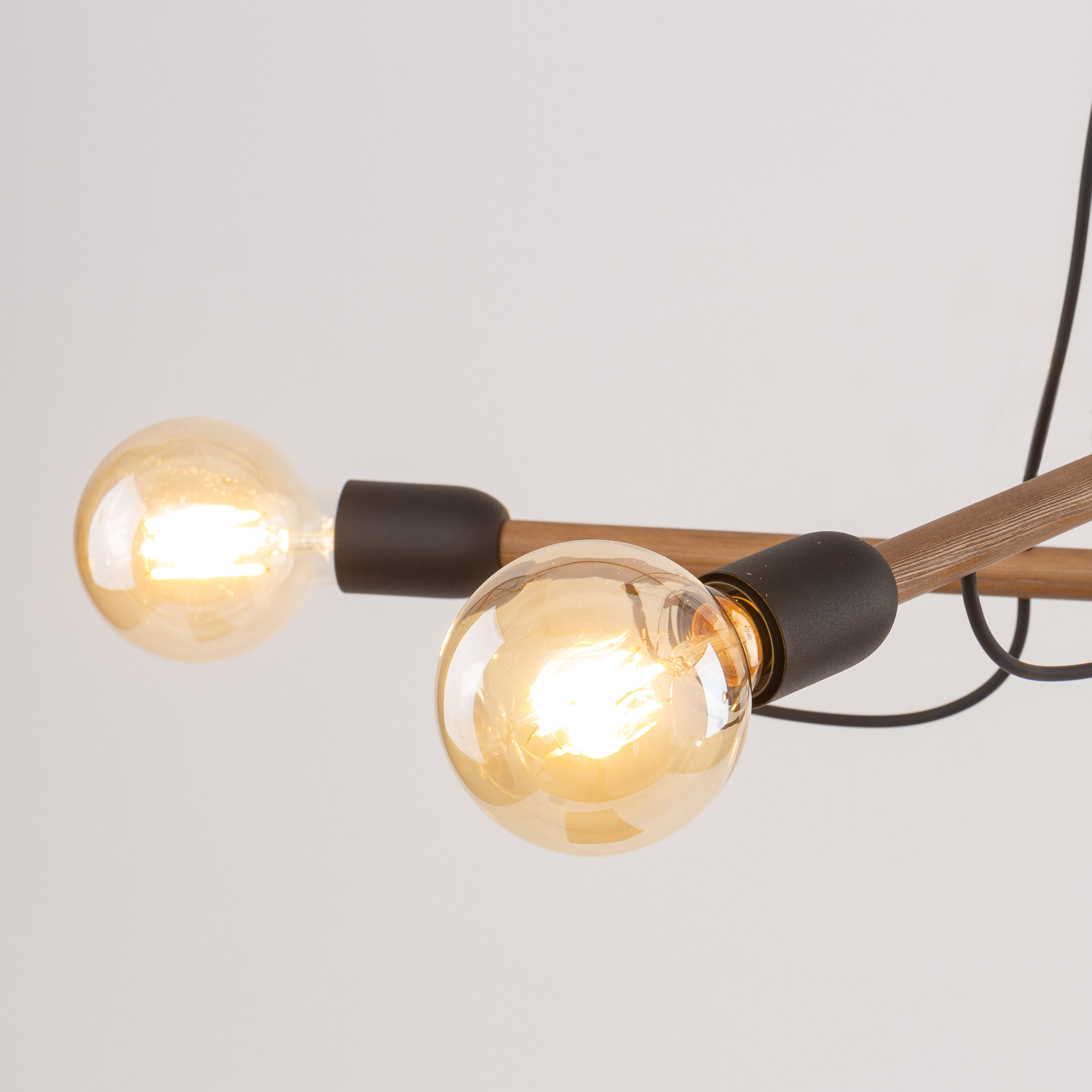 Lampa wisząca HELIX czarna z ciemnymi drewnianymi poprzeczkami z orzecha 130x93cm - TK_4949