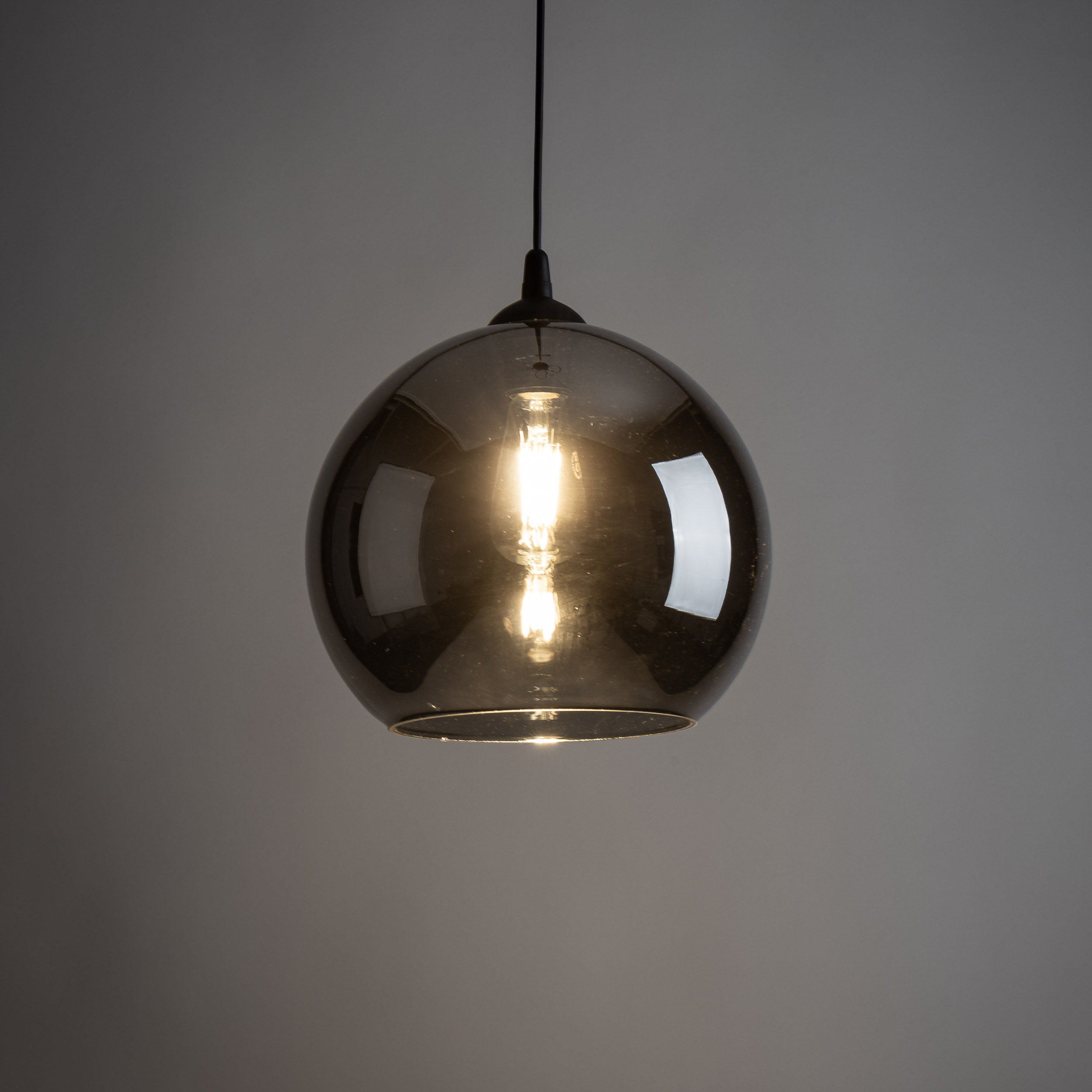 Lampa wisząca VENEZIA czarna z szarym lustrzanym okrągłym szklanym kloszem 115x30cm - TK_5765