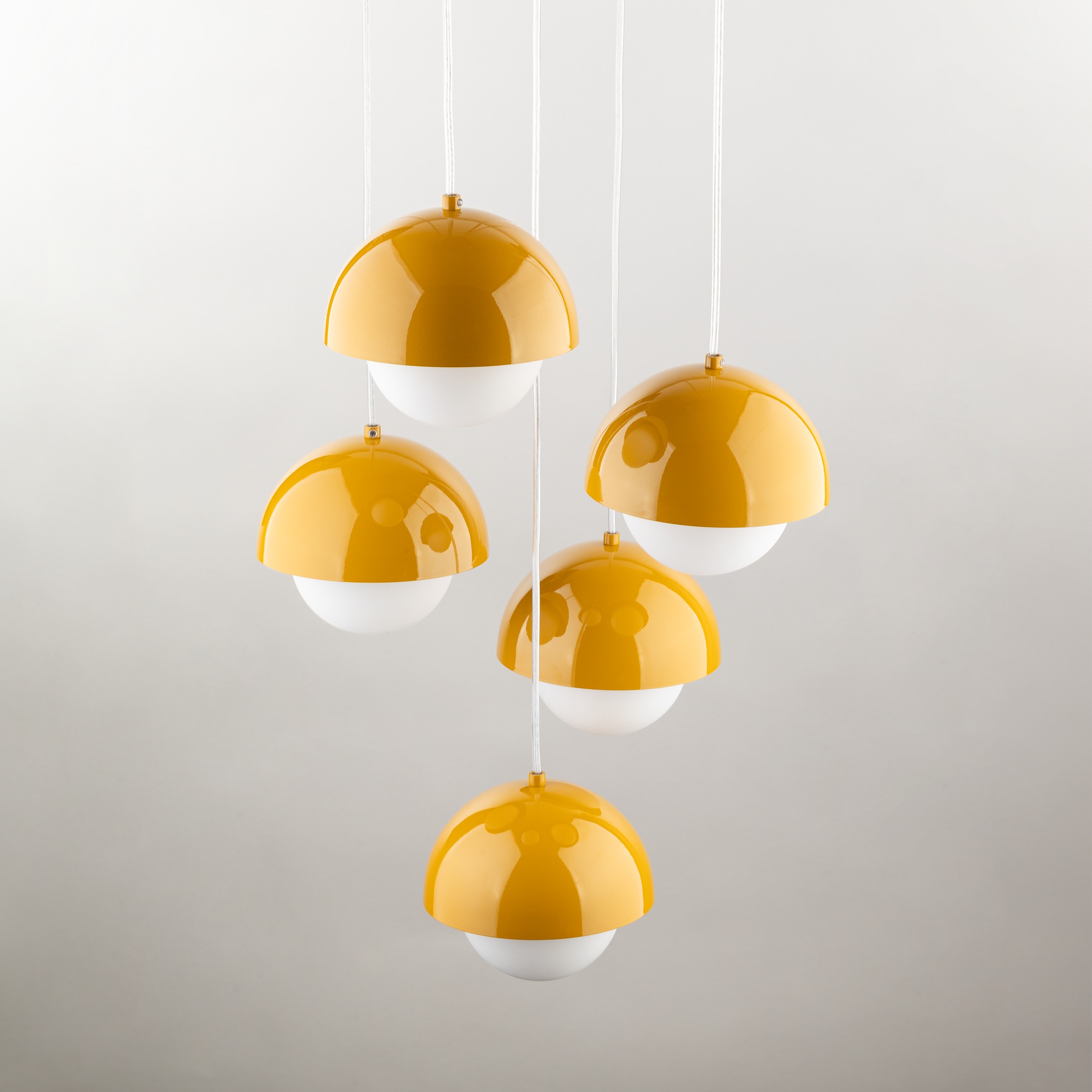 Lampa wisząca BONO żółta z białymi przewodami oraz okrągłymi szklanymi kloszami 140x32cm - TK_10268