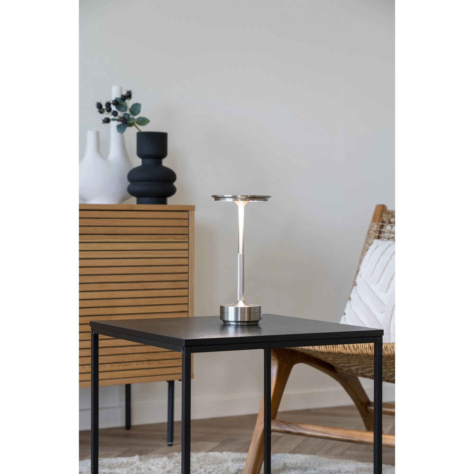 Lampa stołowa LYNEHAM akumulatorowa LYNEHAM srebrna - 6405227