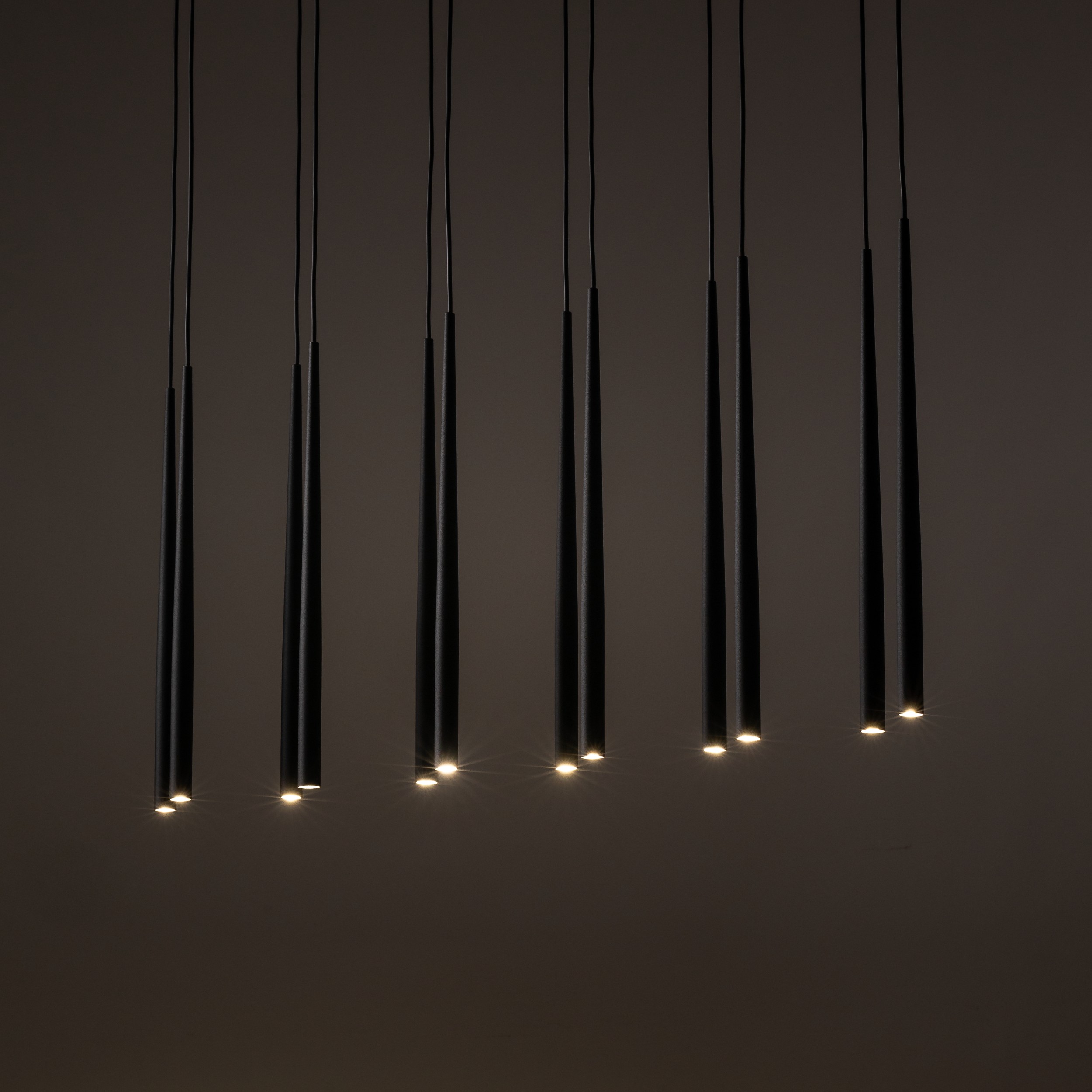 Lampa wisząca PIANO czarna na metalowej listwie 140x120x12cm - TK_10115