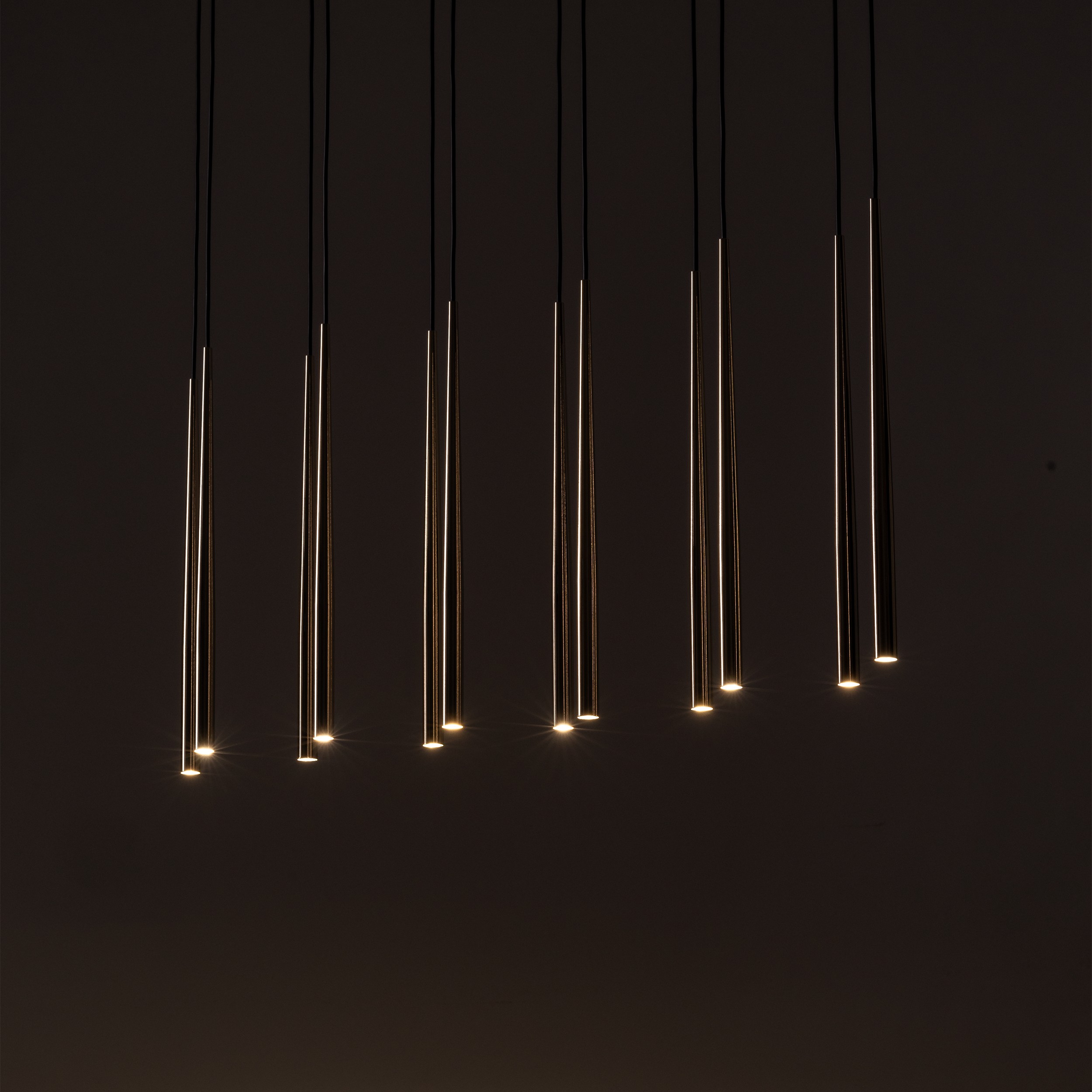 Lampa wisząca PIANO czarna złota na metalowej listwie 140x120x12cm - TK_10119