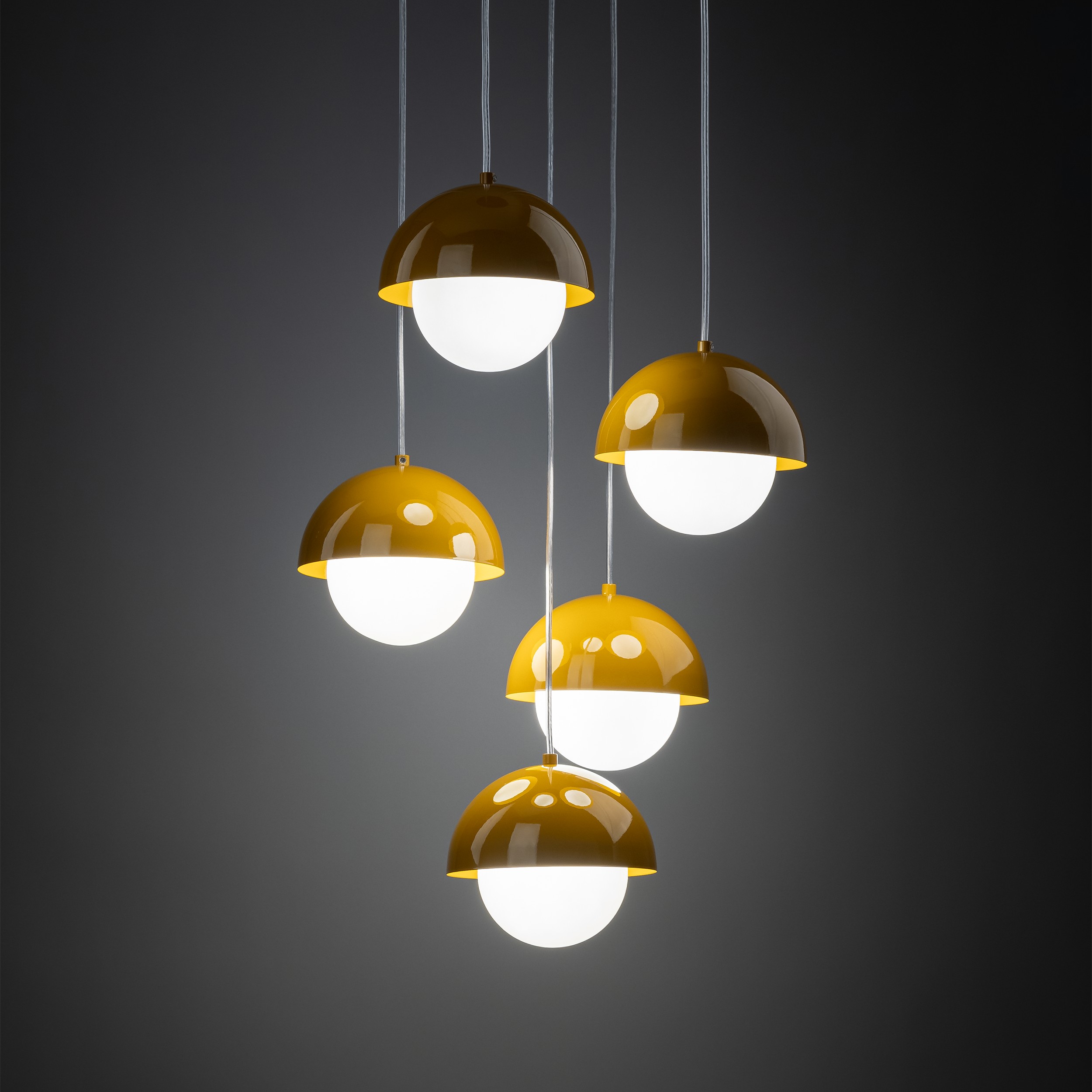 Lampa wisząca BONO żółta z białymi przewodami oraz okrągłymi szklanymi kloszami 140x32cm - TK_10268