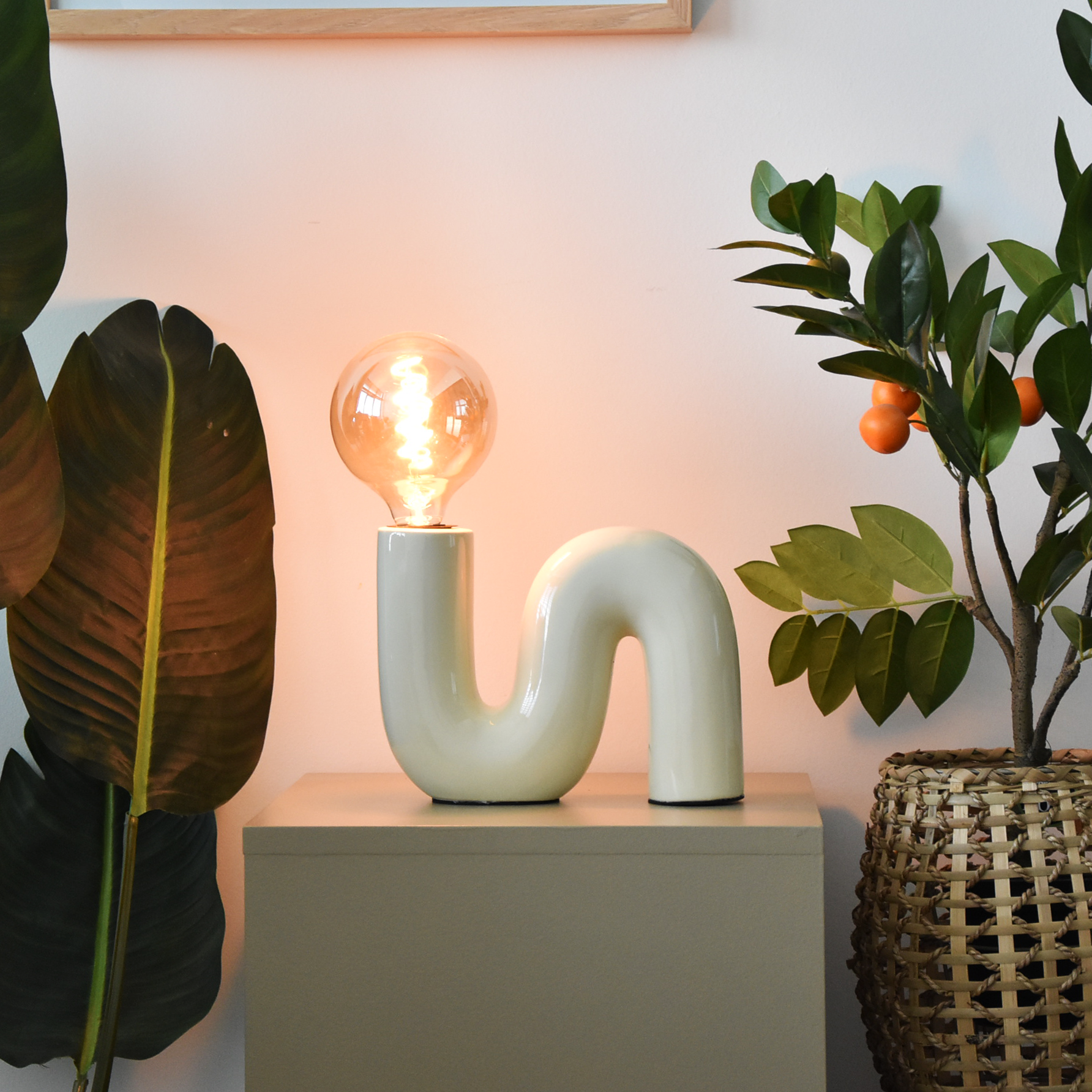 Lampa biurkowa POP SERPENT, vanille ceramiczna z tekstylnym wprzewodem i włącznikiem na przewodzie - LX24801