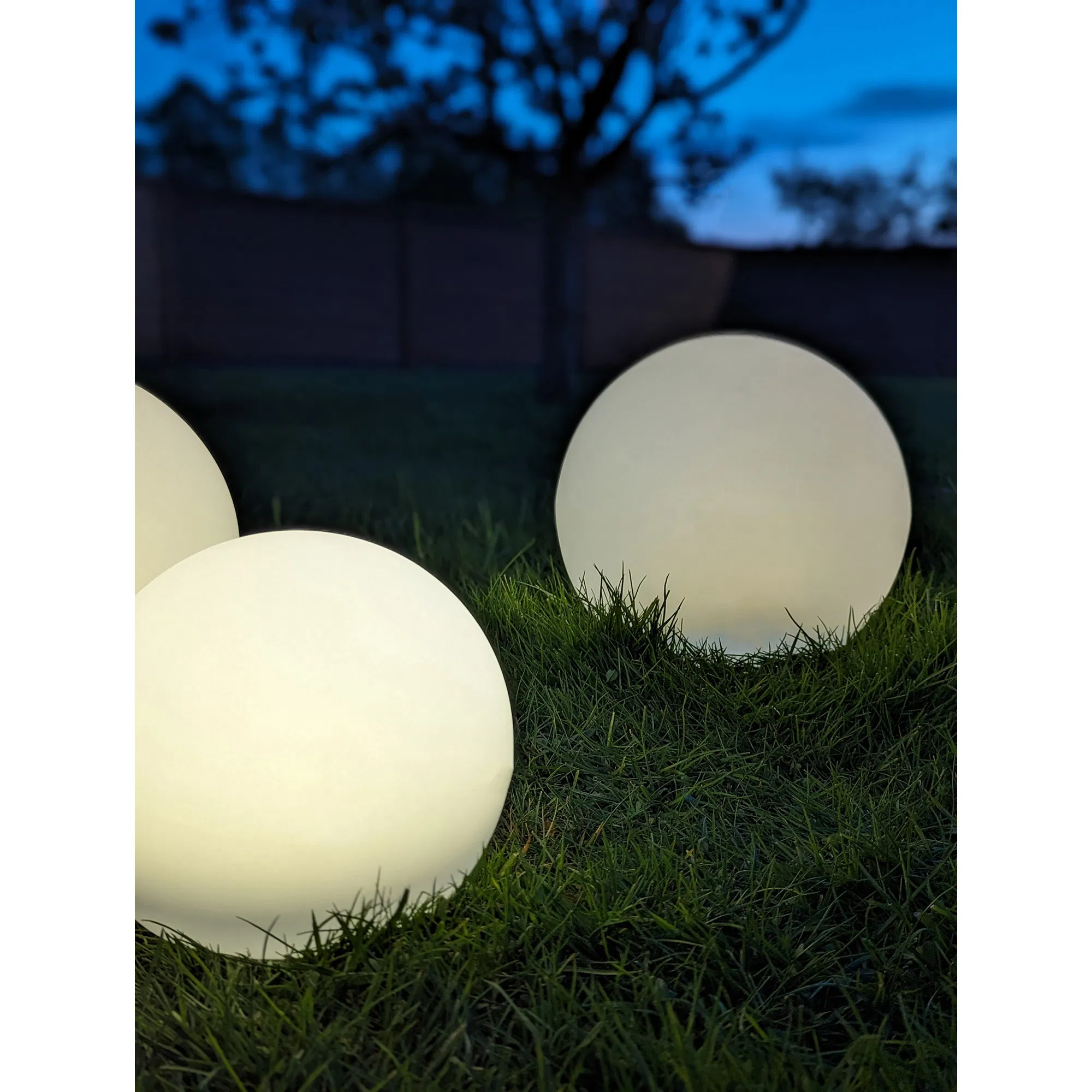 Lampa solarna LUFFON ze zintegrowanym panelem słonecznym - biała fi25 cm - 6405162