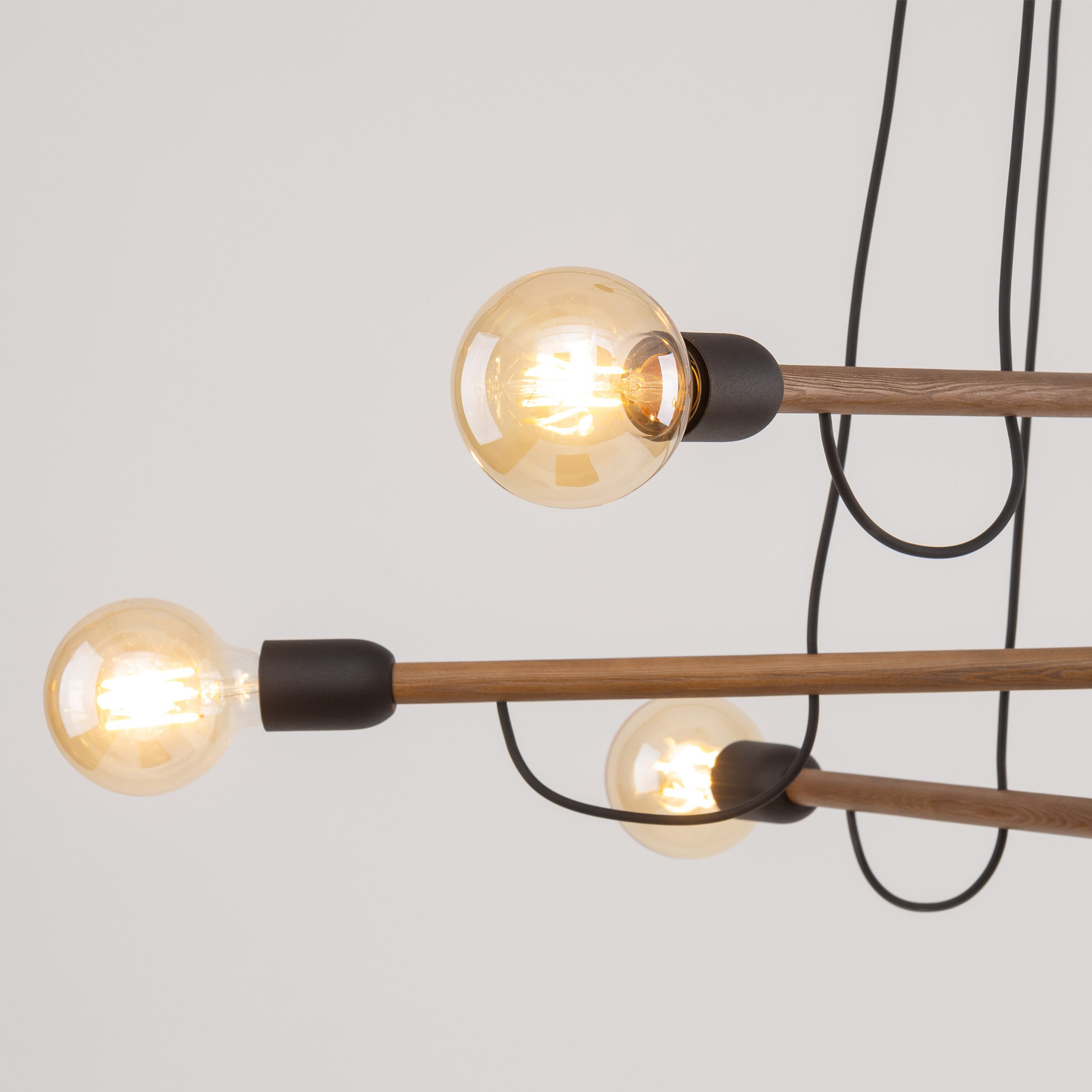 Lampa wisząca HELIX czarna orzechowe drewniane poprzeczki 150x93cm - TK_4950